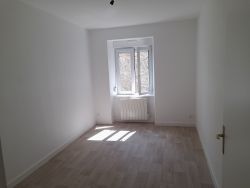 APPARTEMENT - THIERS - 3 pice(s) - 66 m² :: Loyer mensuel : 400.00€